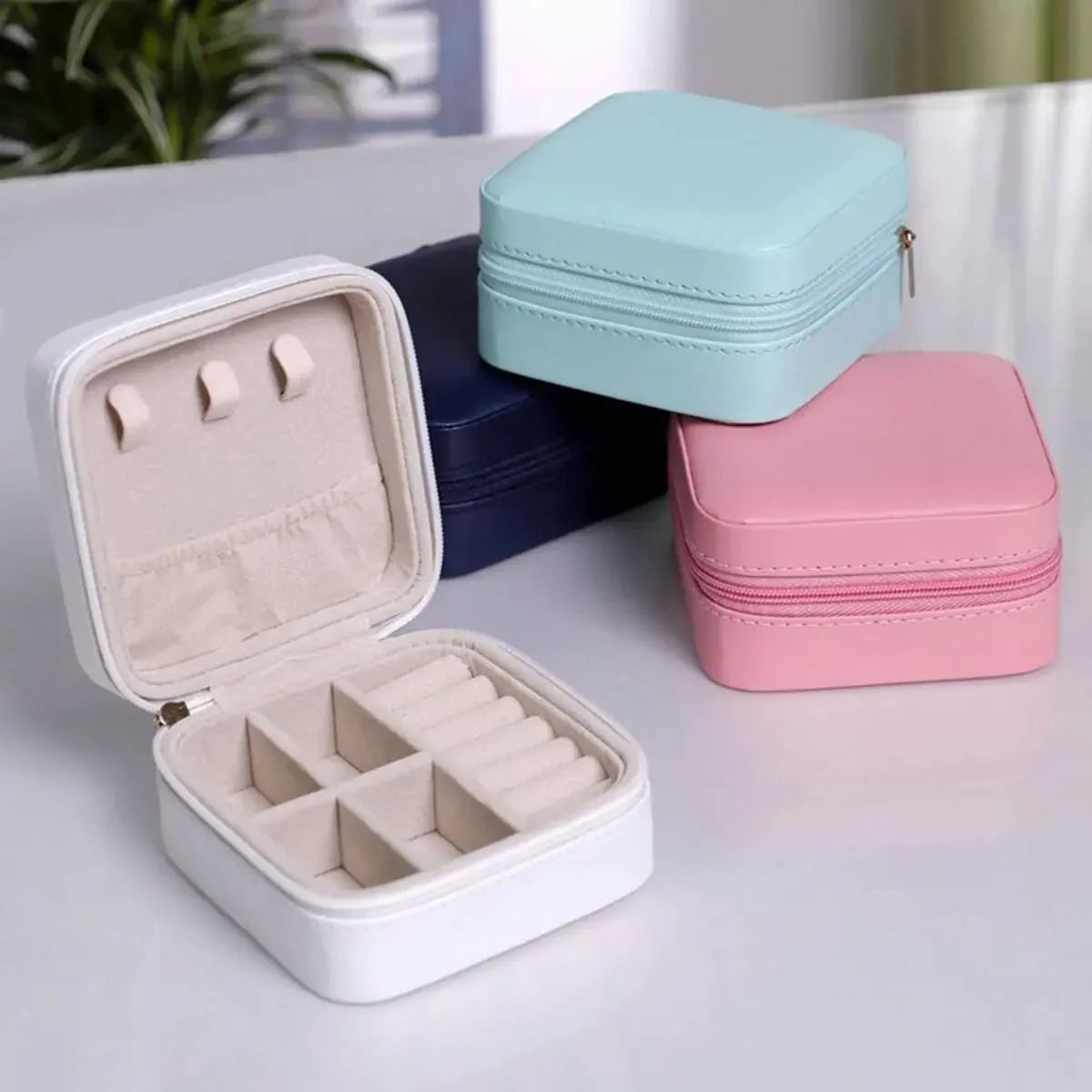 Mini Travel Jewelry Organizer Box – PU Leather Storage Case (10×10×5 cm)